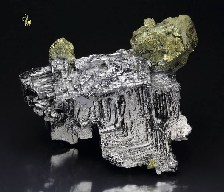 new find - skeletal GALENA, CHALCOPYRITE, QUARTZ