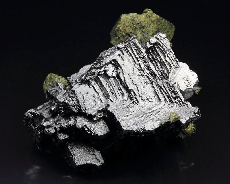 new find - skeletal GALENA, CHALCOPYRITE, QUARTZ