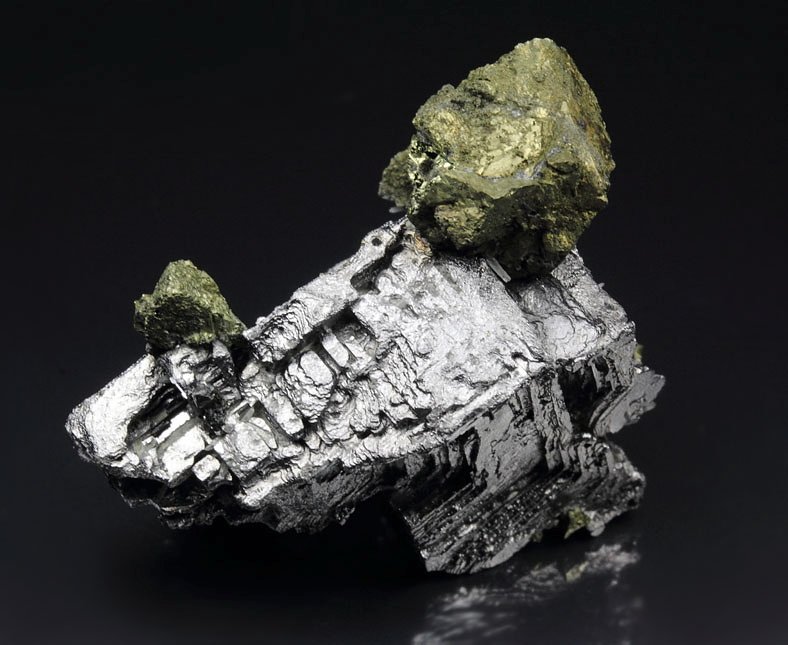 new find - skeletal GALENA, CHALCOPYRITE, QUARTZ