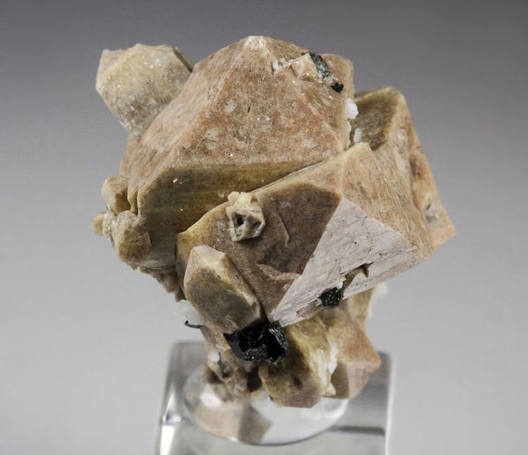ZIRCON, AEGIRINE, ALBITE
