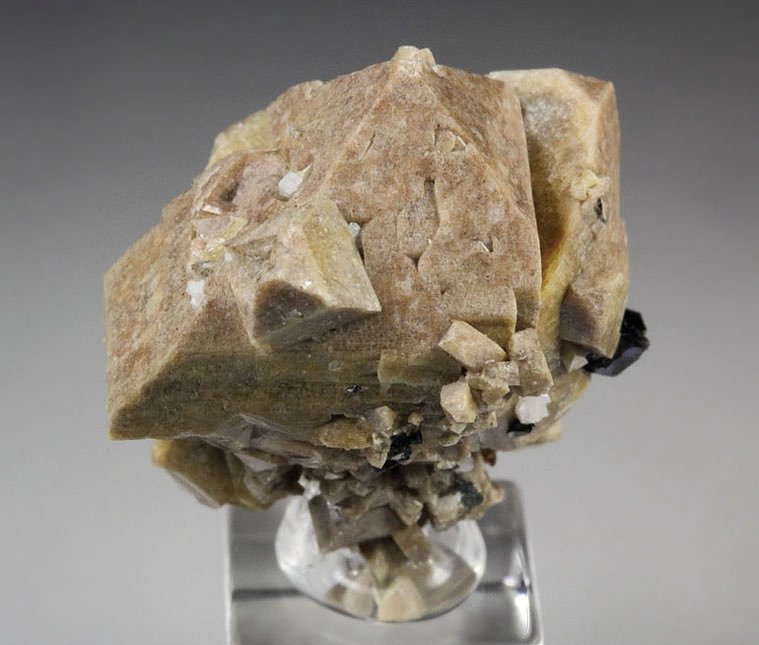 ZIRCON, AEGIRINE, ALBITE