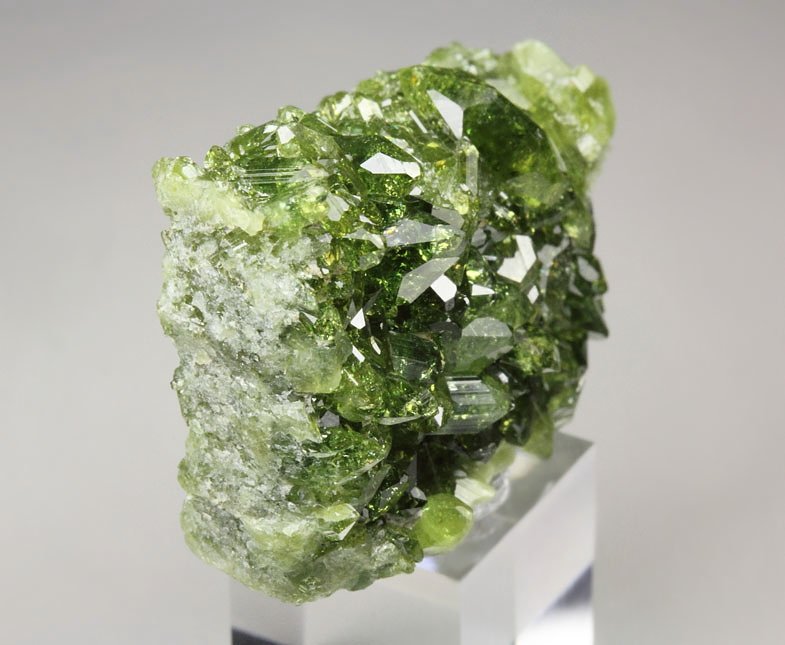 gem VESUVIANITE