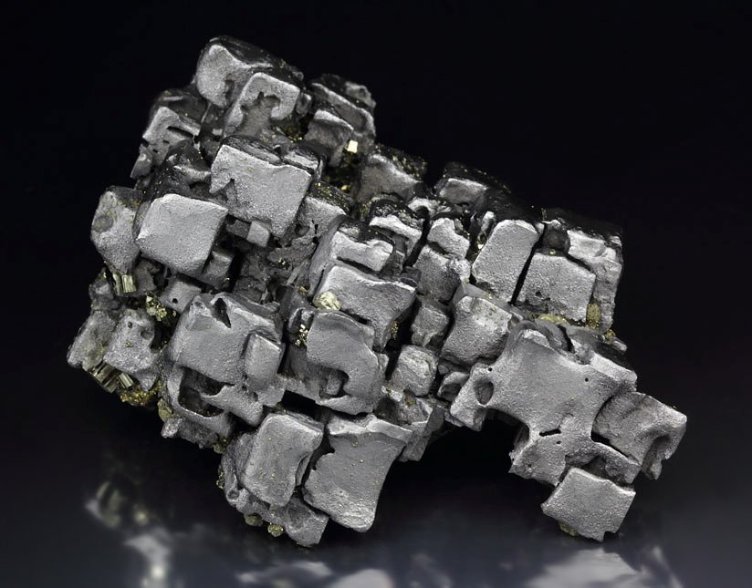 skeletal GALENA, CHALCOPYRITE, PYRITE