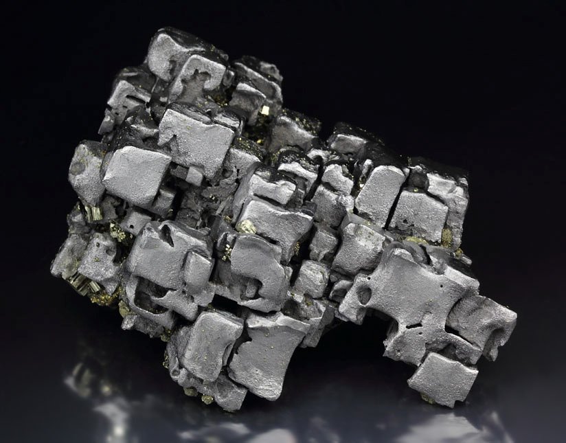 skeletal GALENA, CHALCOPYRITE, PYRITE