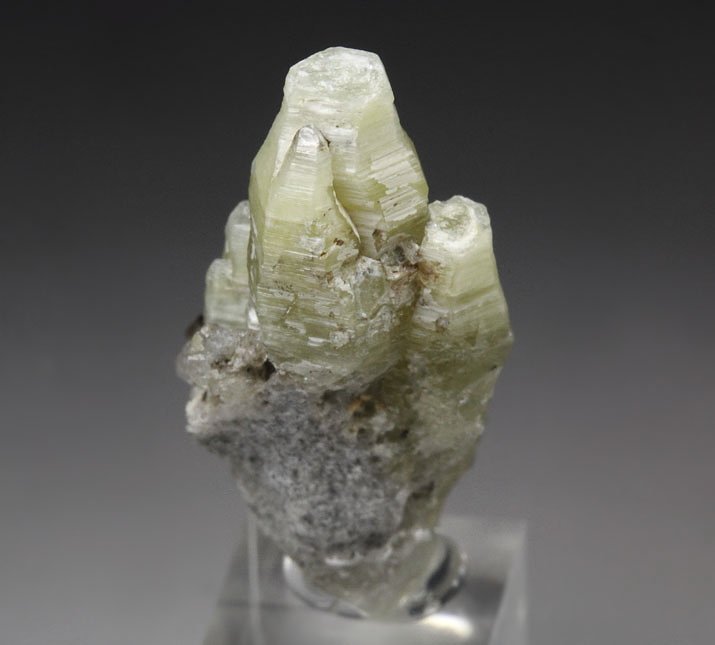 WELOGANITE, QUARTZ var. SMOKY