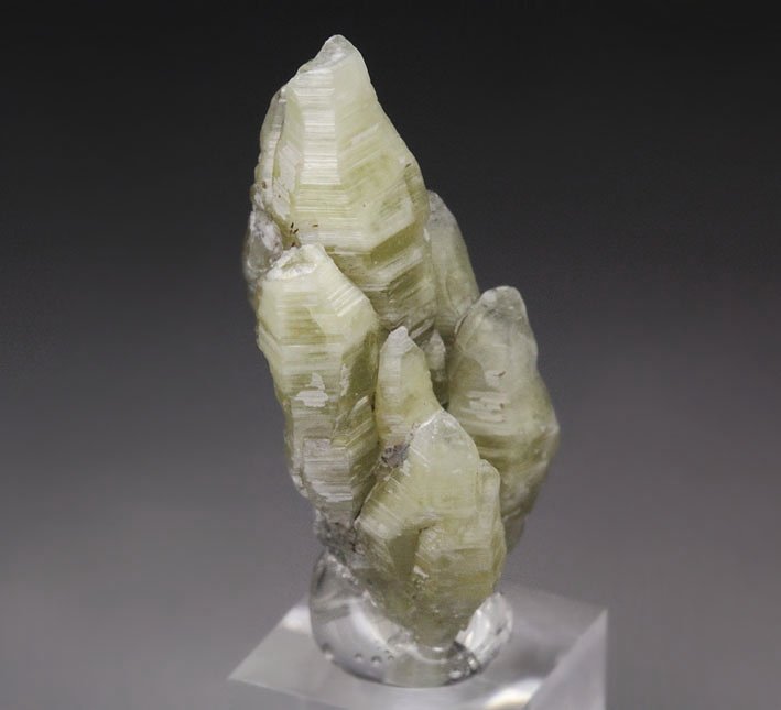 WELOGANITE, QUARTZ var. SMOKY