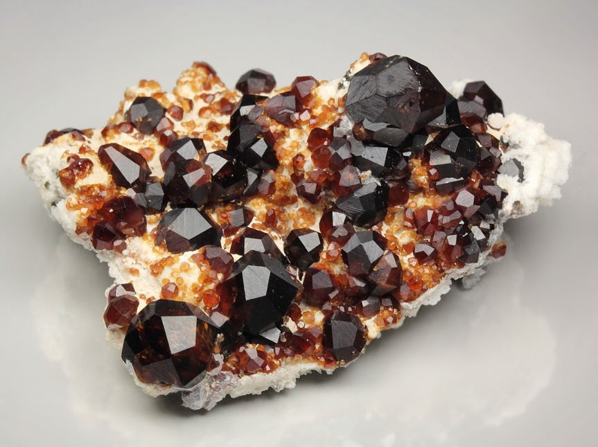 gemmy GARNET var. SPESSARTINE