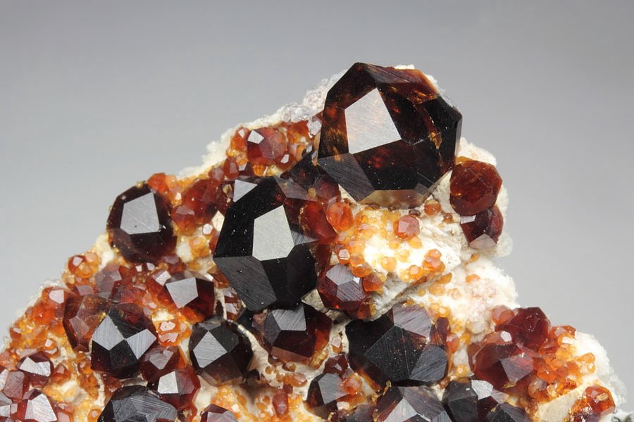 gemmy GARNET var. SPESSARTINE