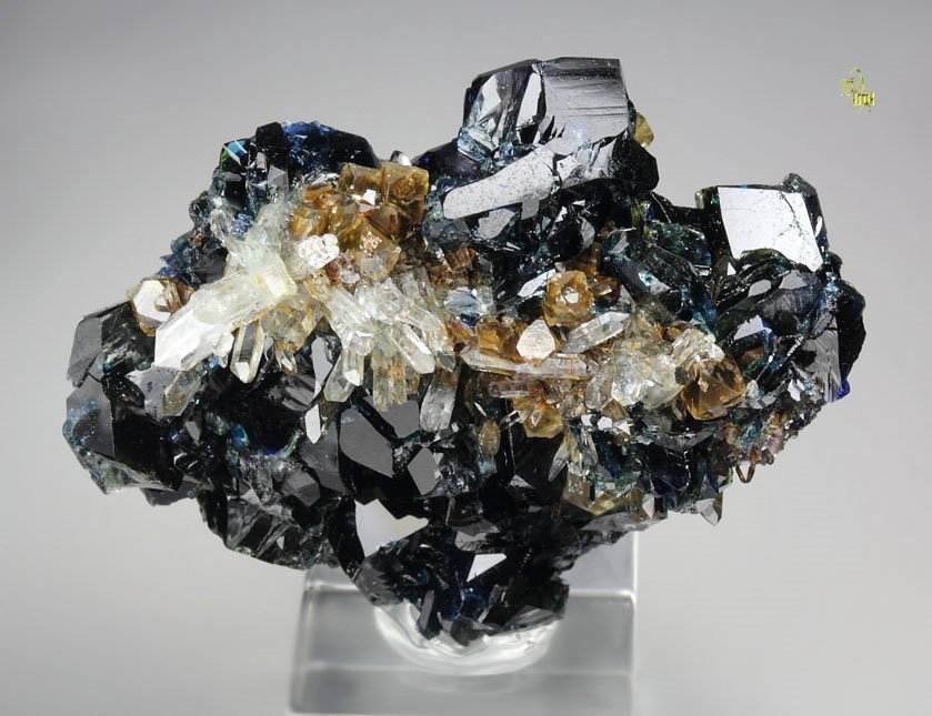 LAZULITE, QUARTZ, SIDERITE