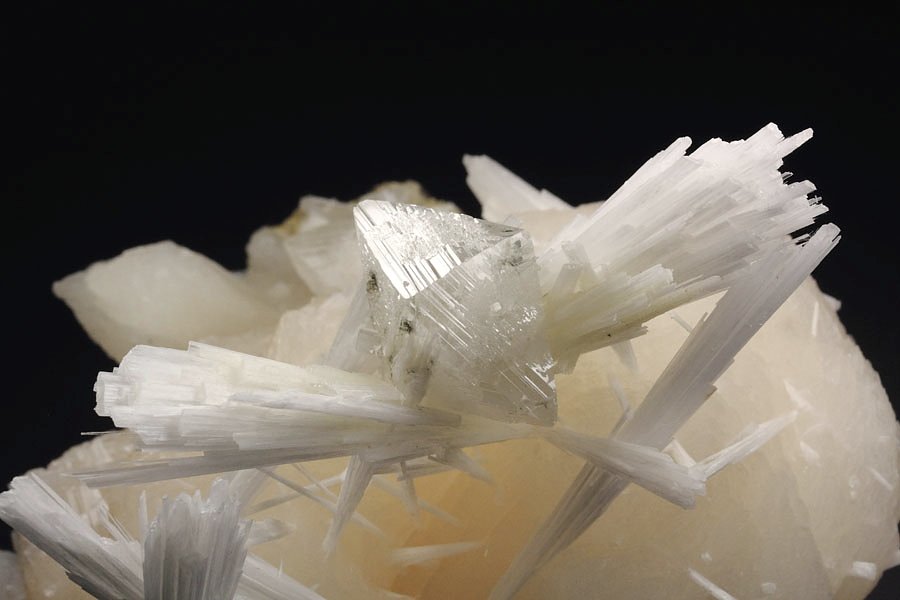 gemmy POWELLITE, SCOLECITE, STILBITE