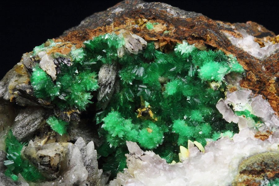 ANNABERGITE