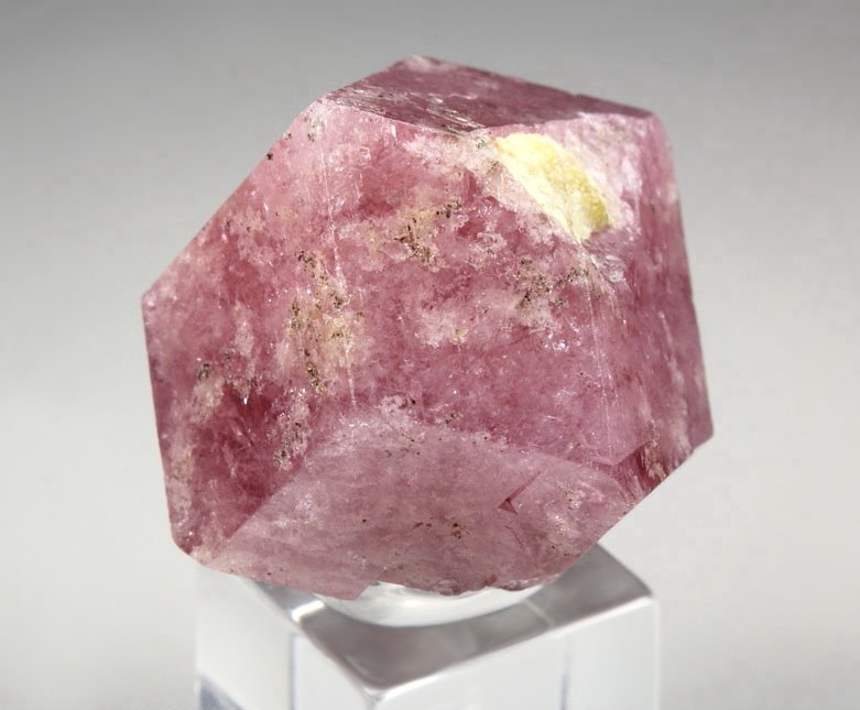 GARNET var. GROSSULAR