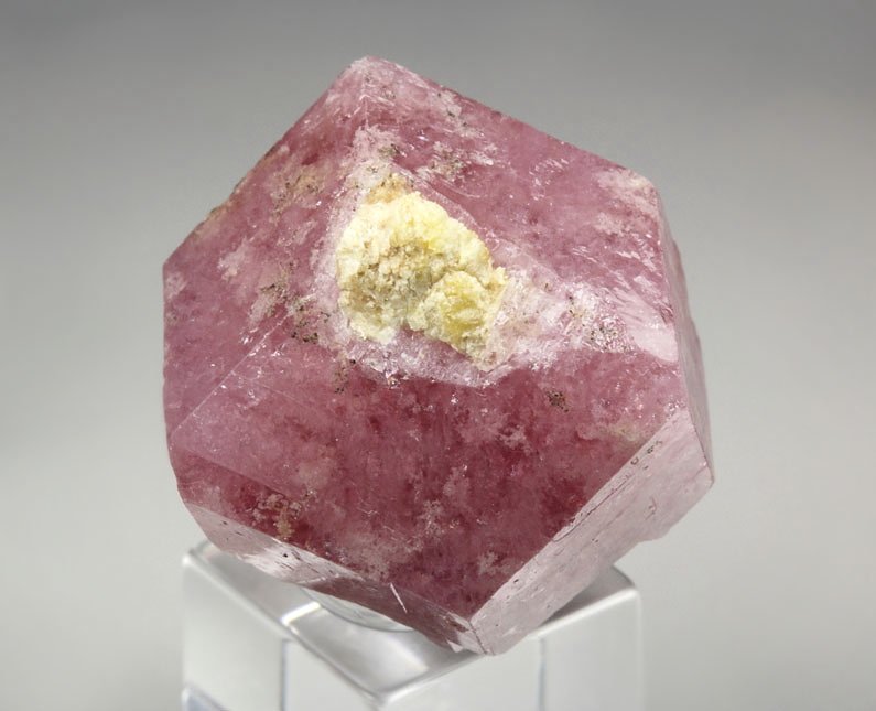 GARNET var. GROSSULAR