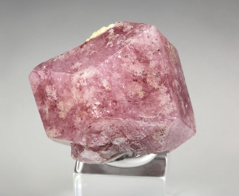 GARNET var. GROSSULAR