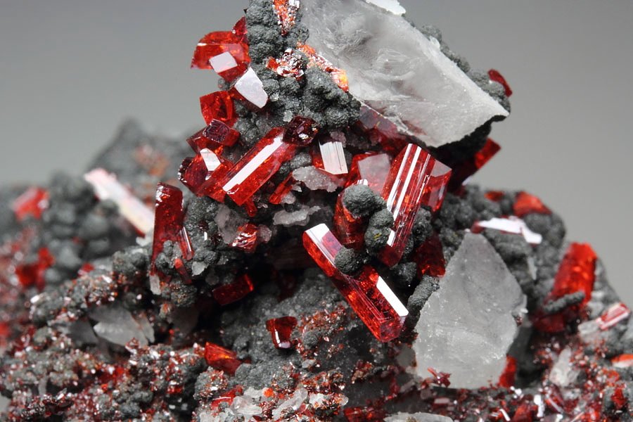 REALGAR, CALCITE