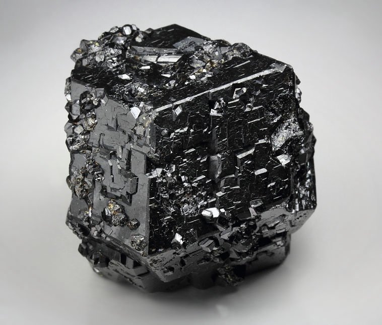 GARNET var. ANDRADITE var. MELANITE