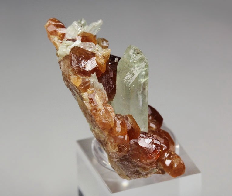 gem GARNET var. HESSONITE, DIOPSIDE