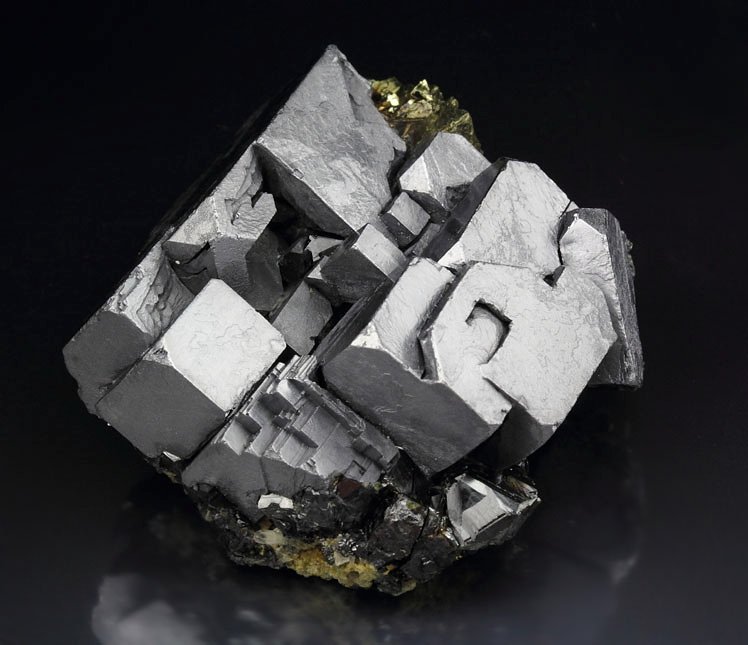 skeletal GALENA, CHALCOPYRITE, SPHALERITE