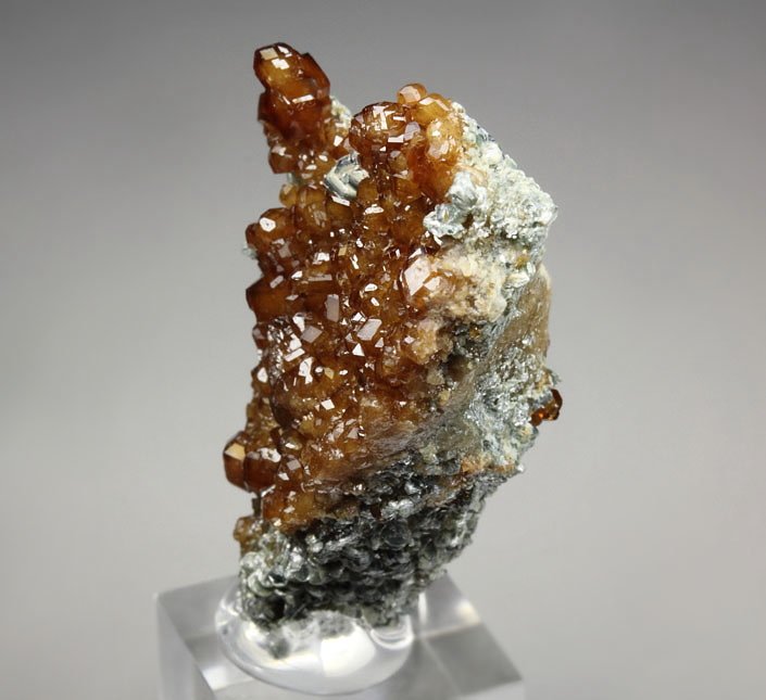 gemmy GARNET var. HESSONITE, CLINOCHLORE