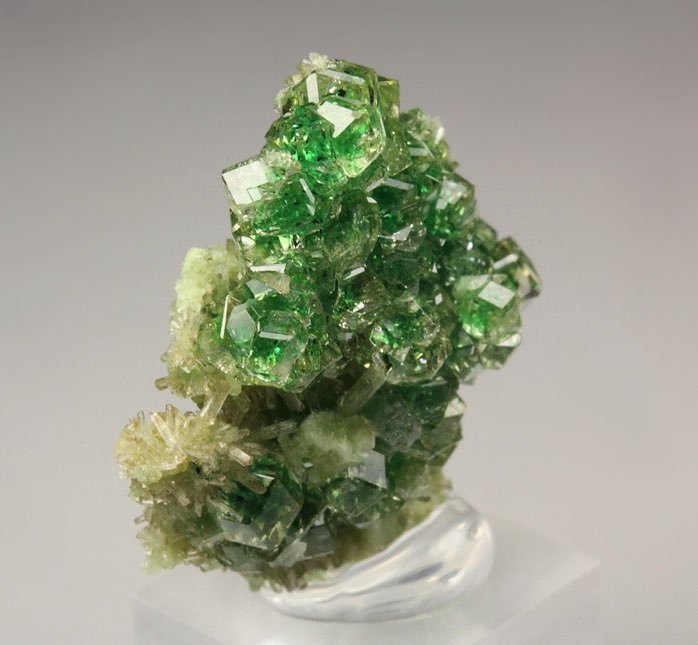 gem GARNET var. GROSSULAR with GREEN CHROMIAN PHANTOMS, DIOPSIDE, CHROMITE