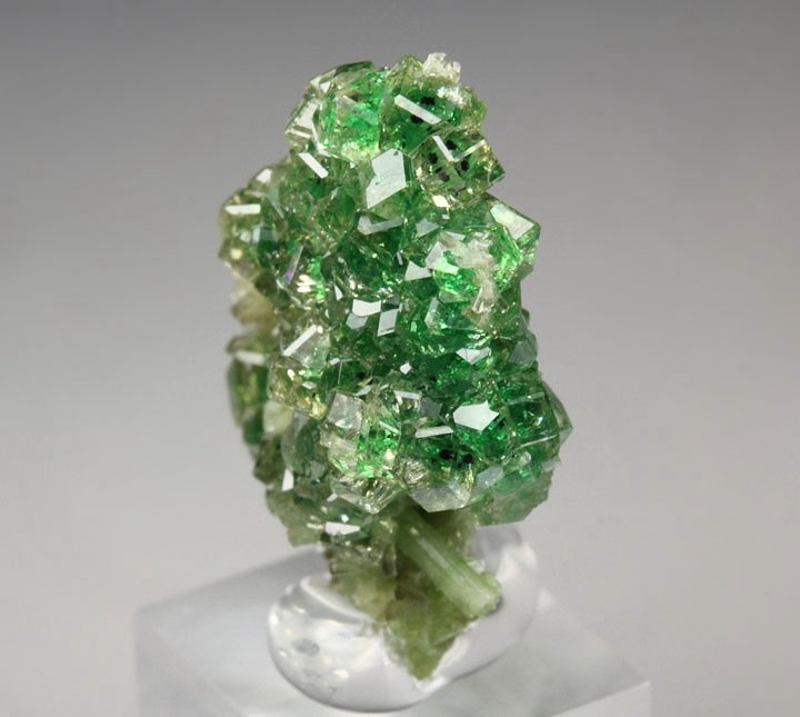 gem GARNET var. GROSSULAR with GREEN CHROMIAN PHANTOMS, DIOPSIDE, CHROMITE