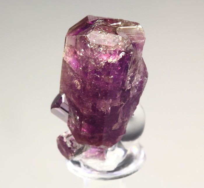 gem VESUVIANITE var. MANGANOAN