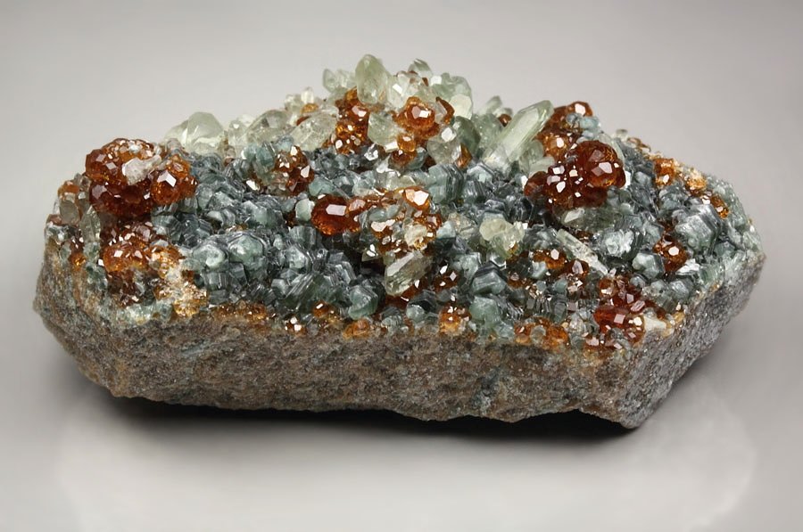 gem GARNET var. HESSONITE, DIOPSIDE, CLINOCHLORE