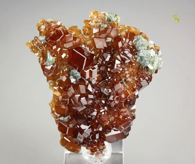 gem GARNET var. HESSONITE, CLINOCHLORE