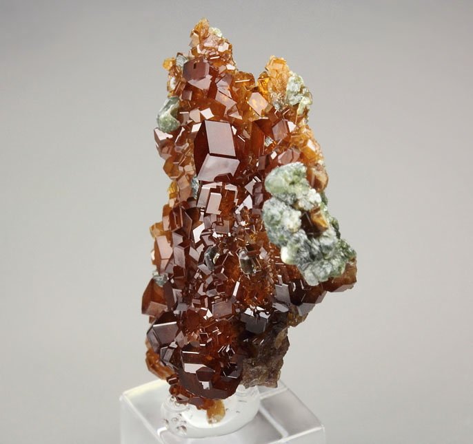 gem GARNET var. HESSONITE, CLINOCHLORE