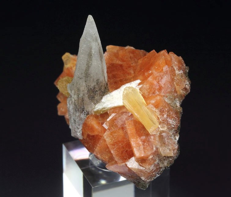 CALCITE, CHABAZITE, STILBITE