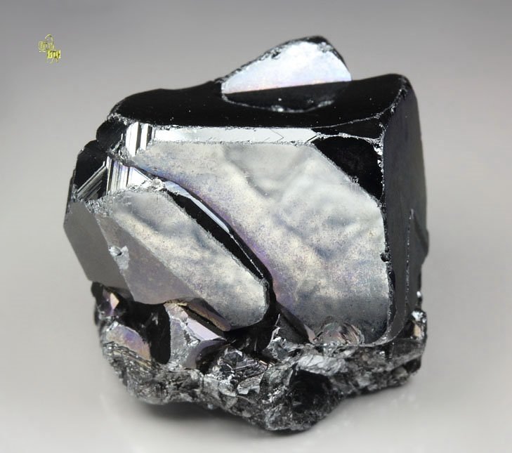 HEMATITE twinned 