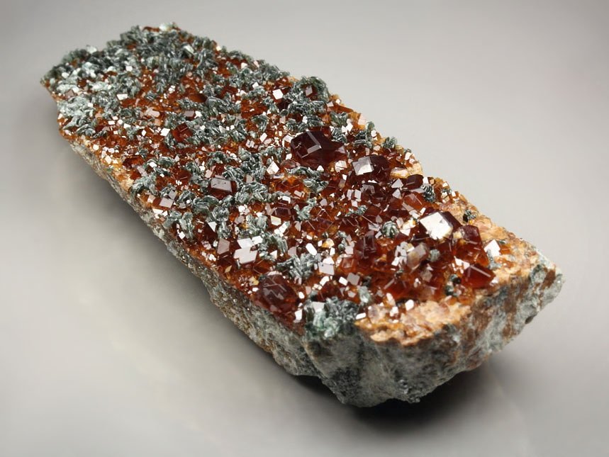 gemmy GARNET var. HESSONITE, CLINOCHLORE