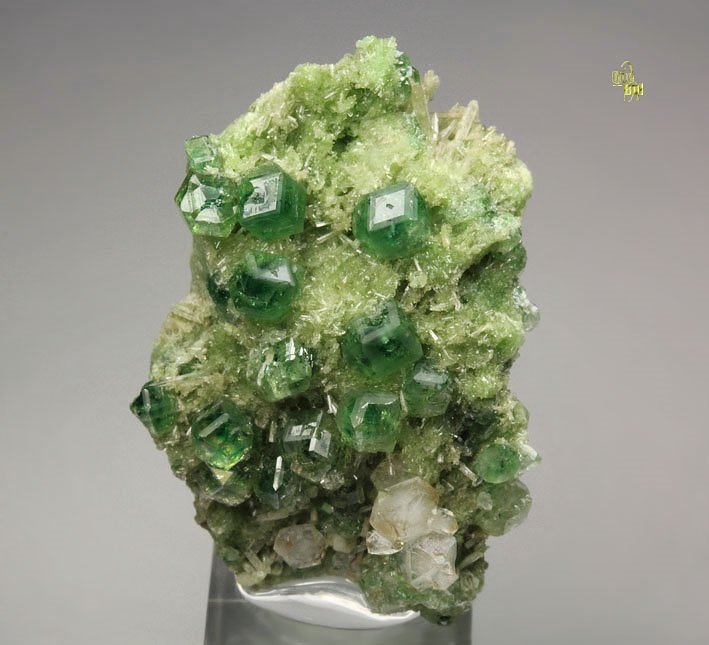 gem GARNET var. GROSSULAR with GREEN CHROMIAN PHANTOMS, DIOPSIDE, APOPHYLLITE