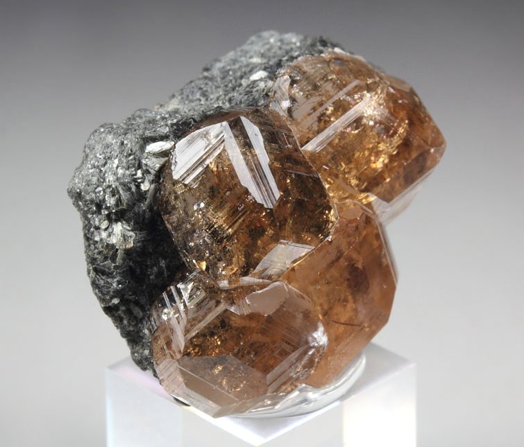 gem GARNET var. GROSSULAR