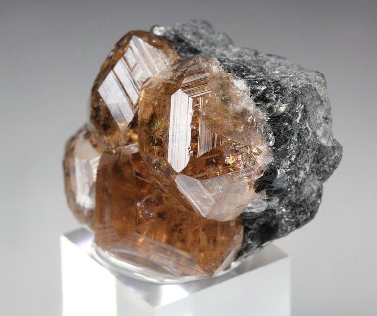 gem GARNET var. GROSSULAR