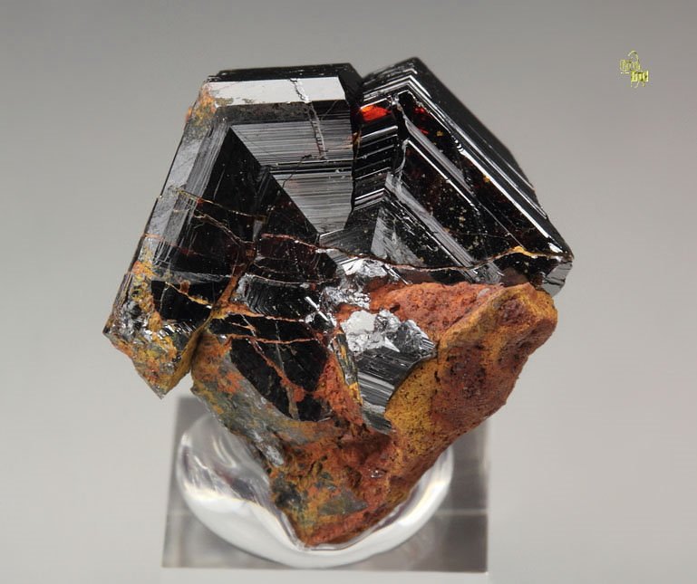 RUTILE cyclic twinning, LIMONITE