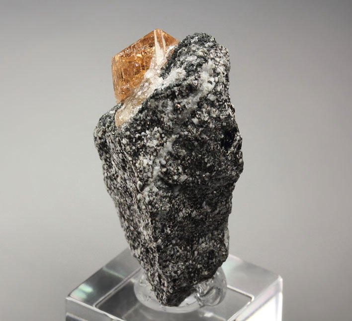 gem GARNET var. GROSSULAR