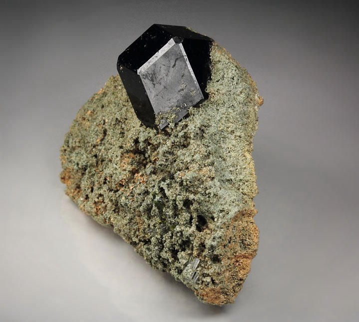 GARNET var. ANDRADITE var. MELANITE, EPIDOTE