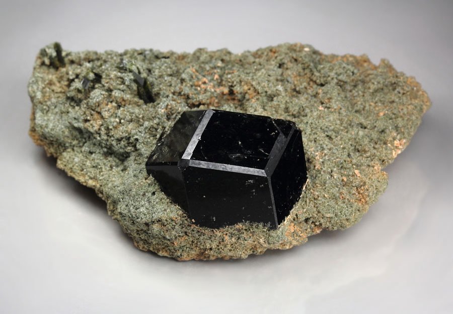 GARNET var. ANDRADITE var. MELANITE, EPIDOTE