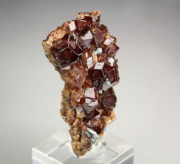 gemmy GARNET var. HESSONITE, CLINOCHLORE