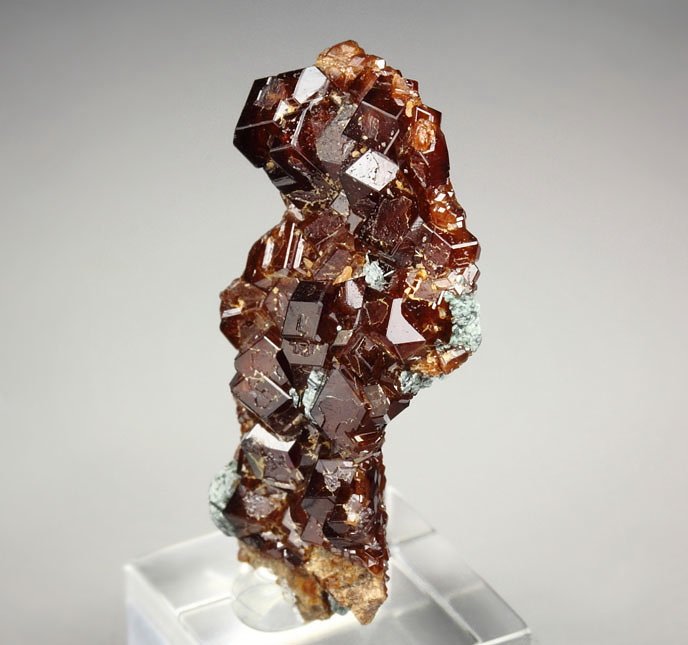 gemmy GARNET var. HESSONITE, CLINOCHLORE