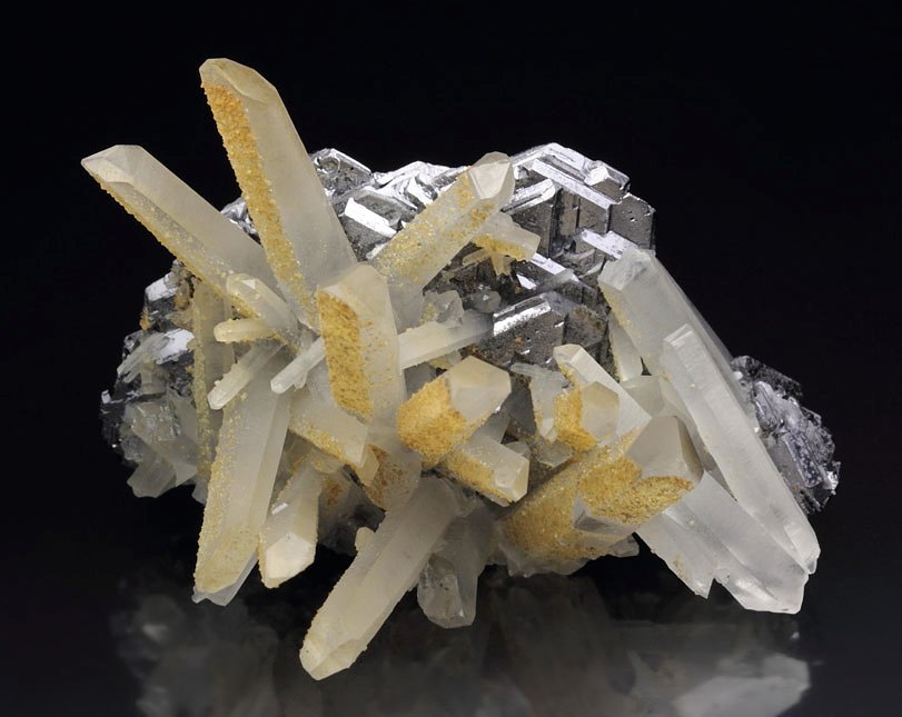 GALENA - SPINEL LAW TWIN, QUARTZ, CALCITE