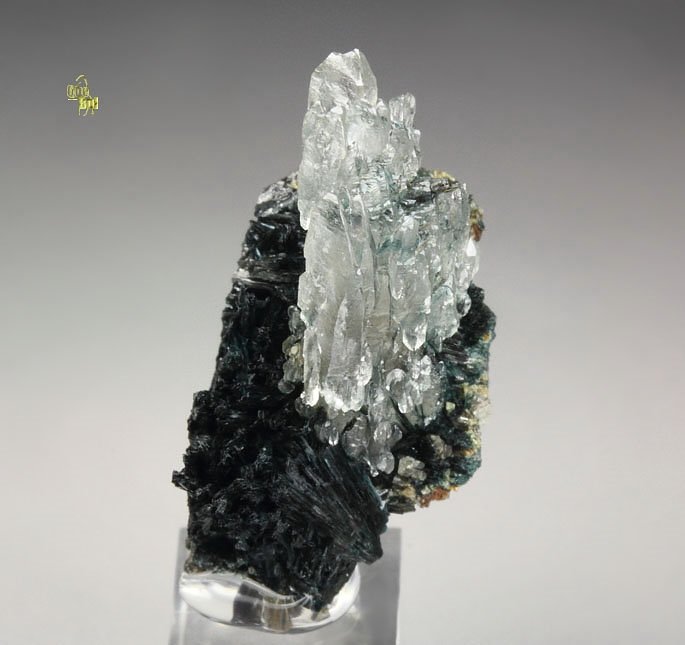 GORMANITE, bi-terminated QUARTZ