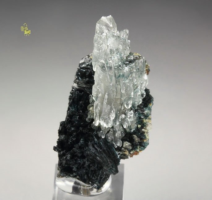 GORMANITE, bi-terminated QUARTZ