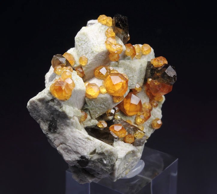 gem GARNET var. SPESSARTINE, QUARTZ var. SMOKY, MICROCLINE