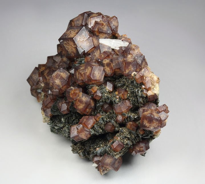 GARNET var. ANDRADITE, QUARTZ, HEDENBERGITE