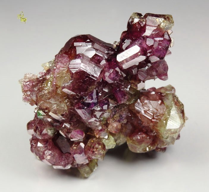 gem VESUVIANITE var. MANGANOAN