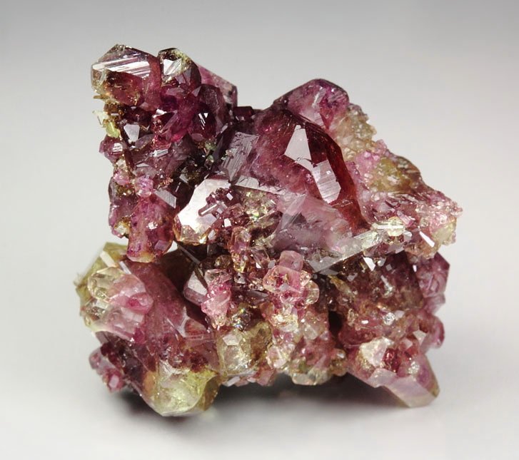 gem VESUVIANITE var. MANGANOAN