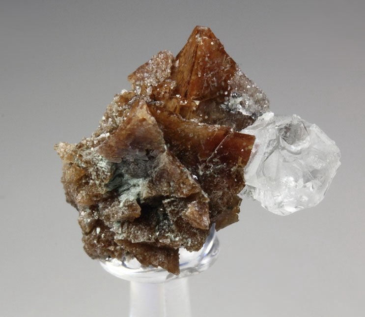 HELVINE (HELVITE), CALCITE