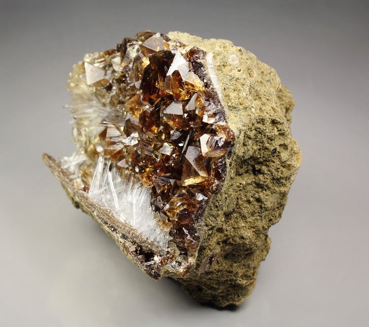 CALCITE, NATROLITE